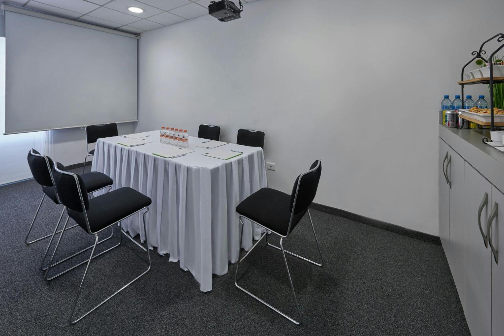 City Express Junior By Marriott Toluca Zona Industrial Exterior foto